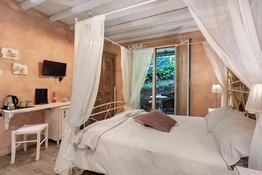 מונליה La Rocca Maison De Charme חדר תמונה