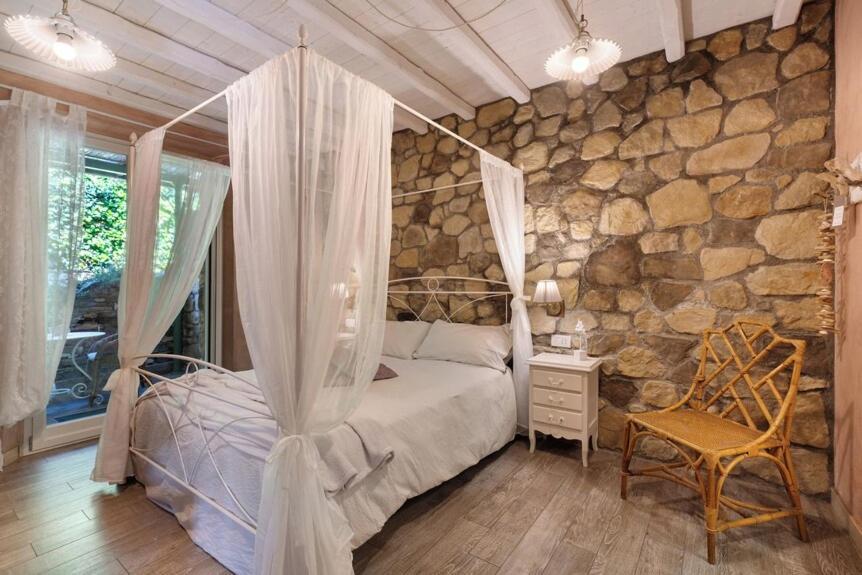 מונליה La Rocca Maison De Charme מראה חיצוני תמונה