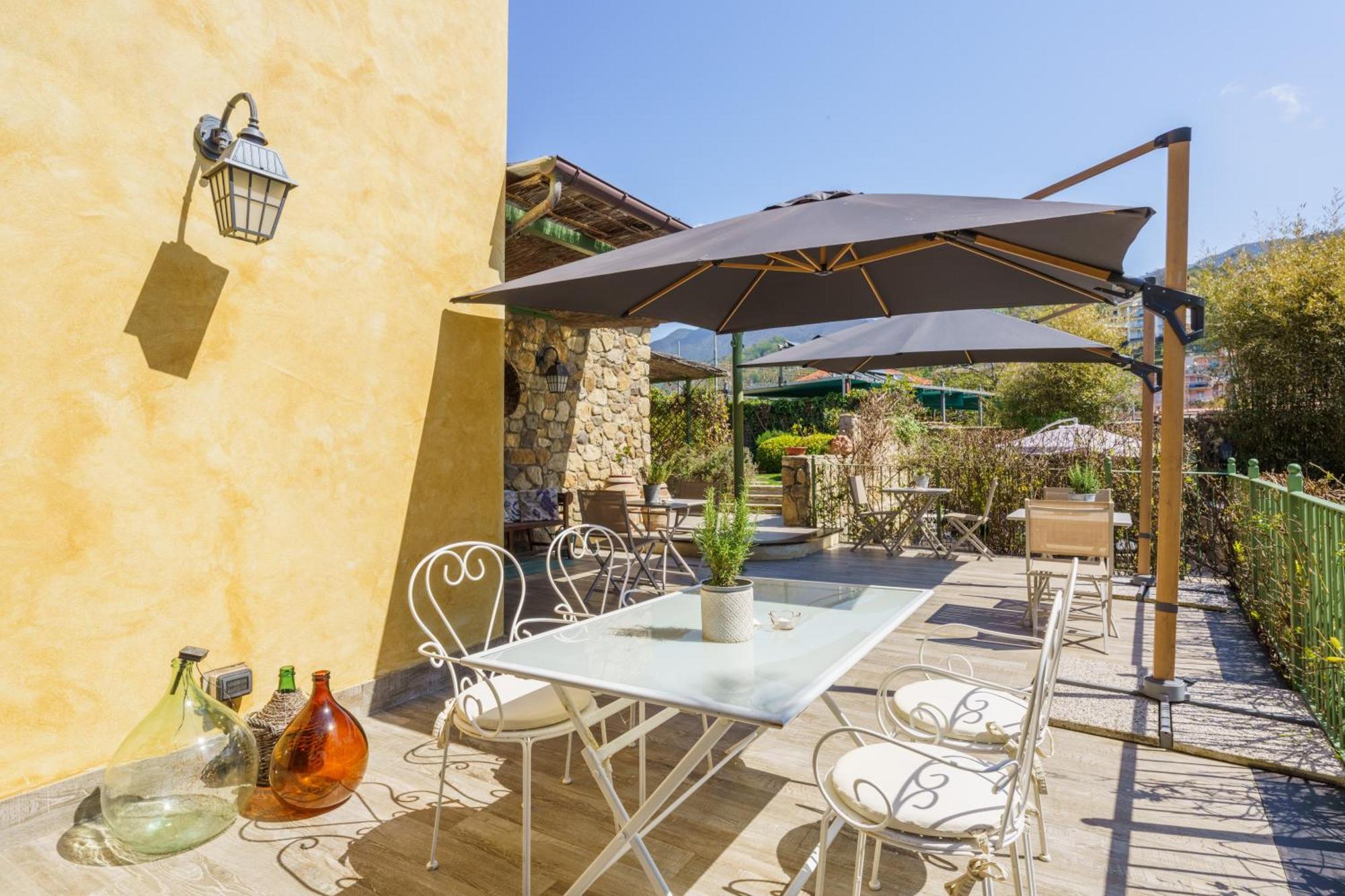 מונליה La Rocca Maison De Charme מראה חיצוני תמונה