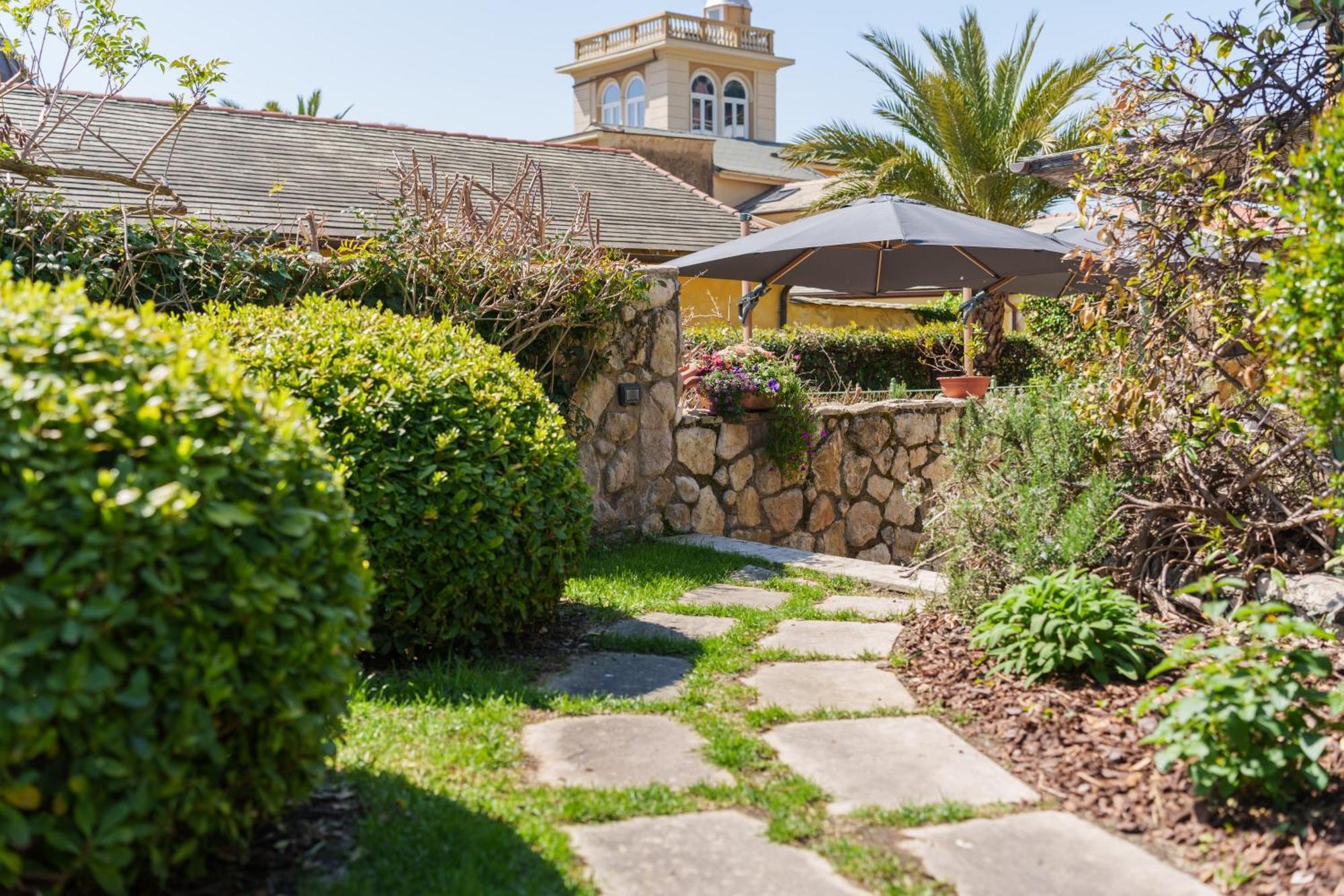 מונליה La Rocca Maison De Charme מראה חיצוני תמונה